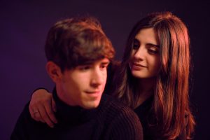 foto sala di posa coppia fidanzati, san valentino, grosseto