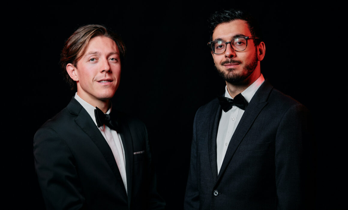Duo Pianistico De Luca - Mai, foto in studio per musicisti